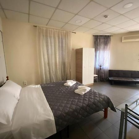 אתונה Dima Rooms And Apartments מראה חיצוני תמונה